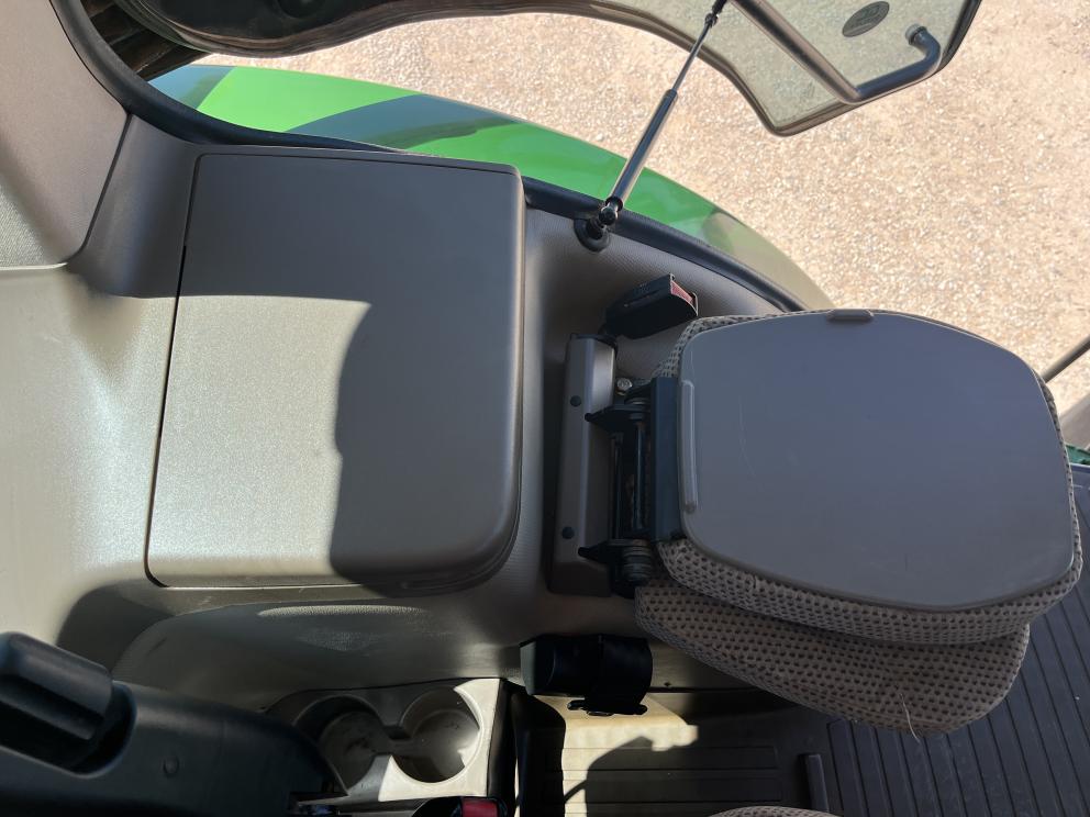 Image for 2011 John Deere 7200R