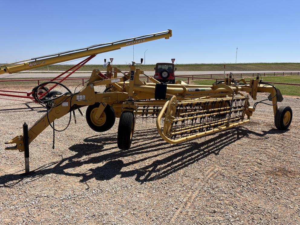 Image for 2012 Vermeer R2300