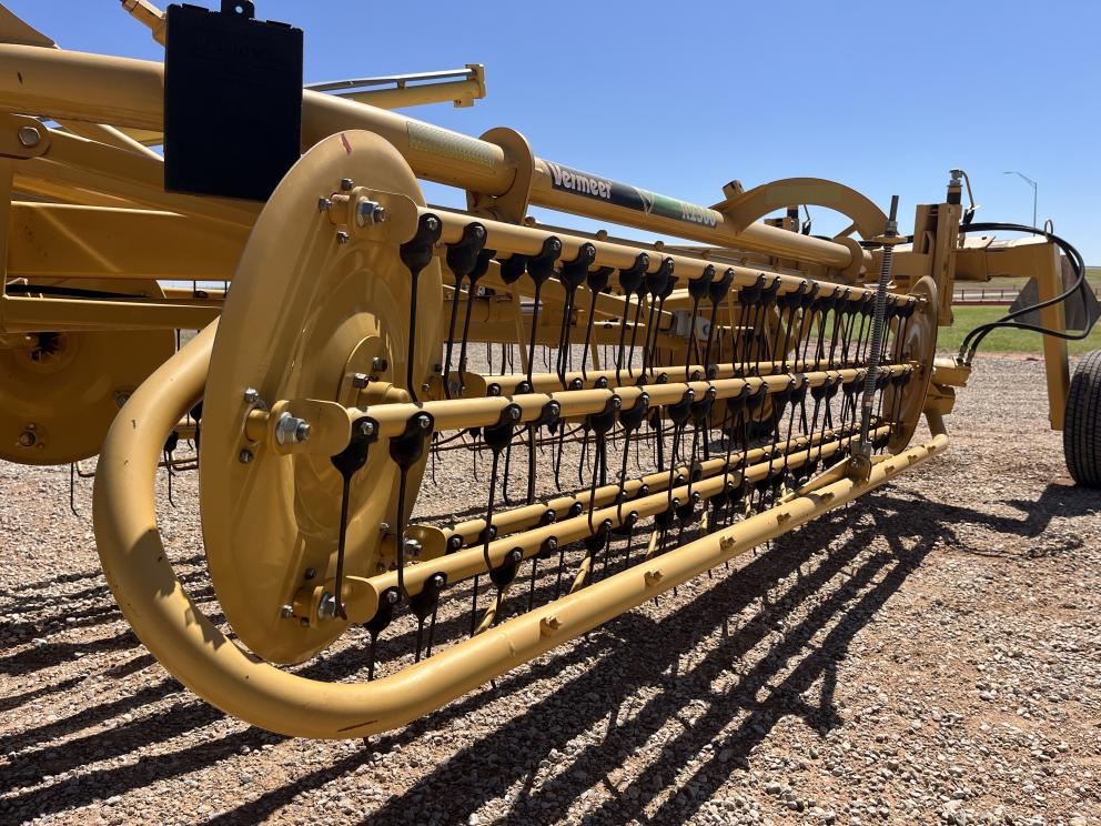 Image for 2012 Vermeer R2300