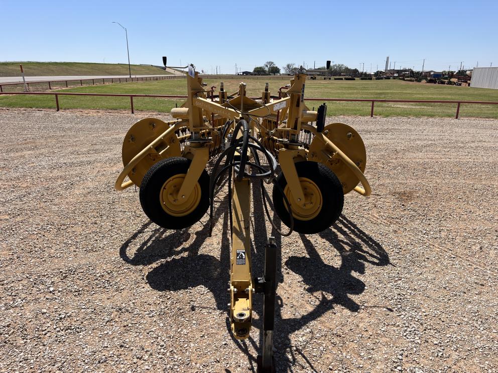 Image for 2012 Vermeer R2300