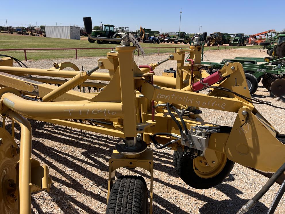 Image for 2012 Vermeer R2300