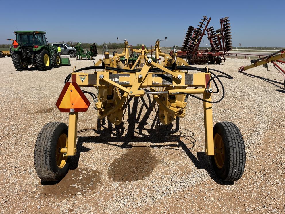 Image for 2012 Vermeer R2300