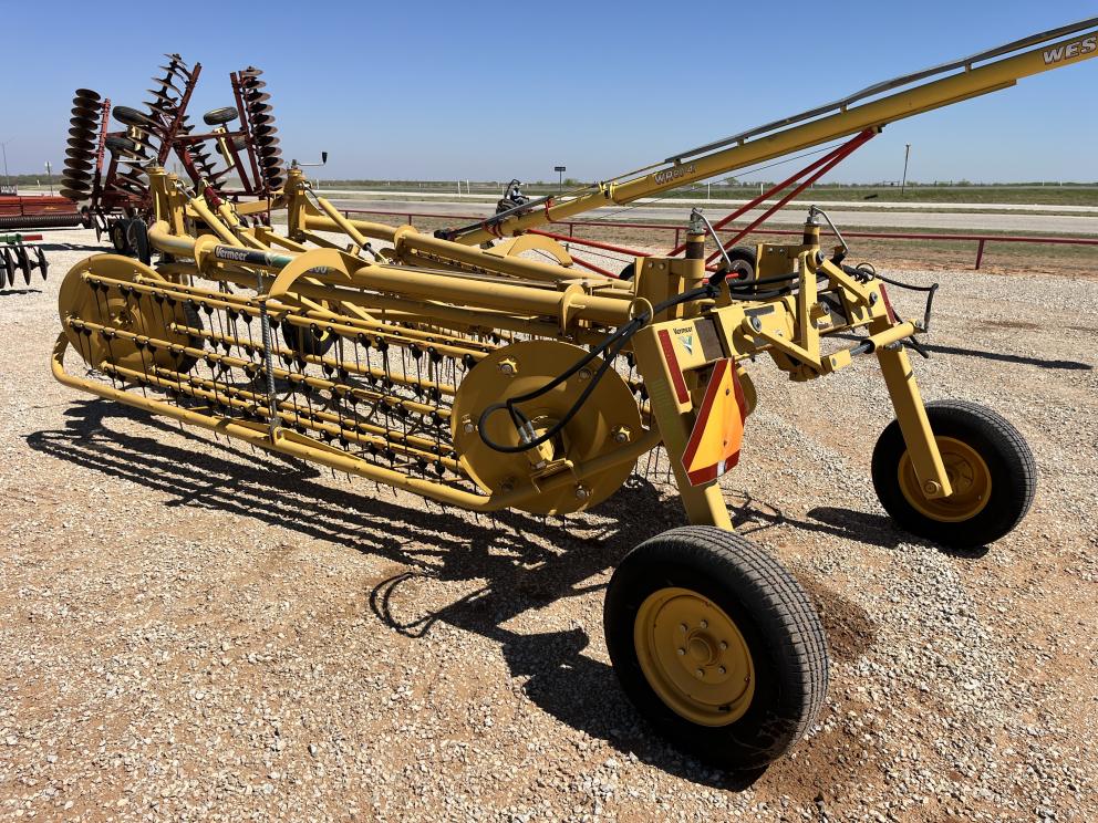 Image for 2012 Vermeer R2300