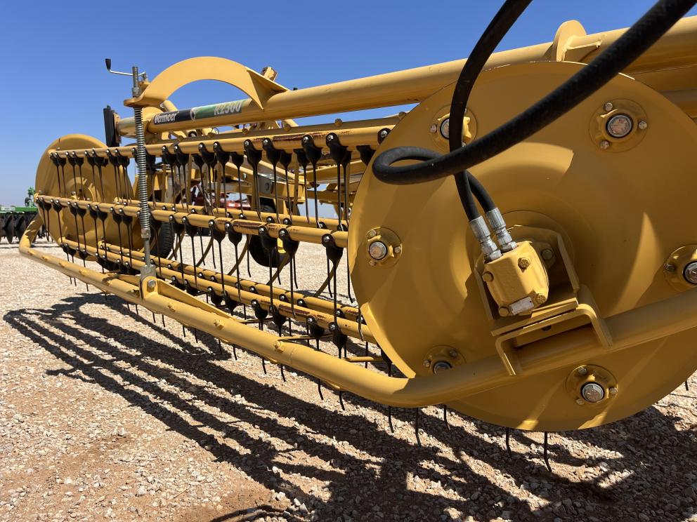 Image for 2012 Vermeer R2300