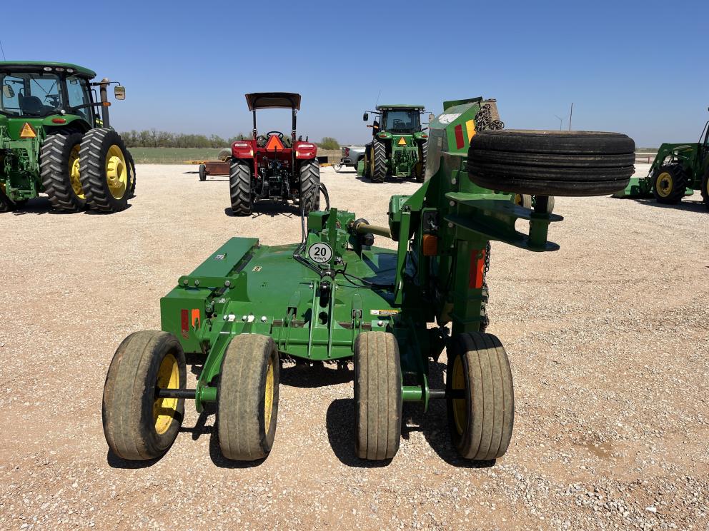 Image for 2022 John Deere R10