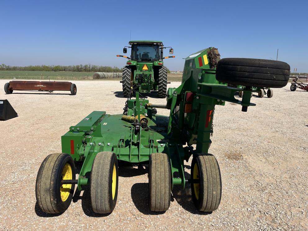 Image for 2019 John Deere R10