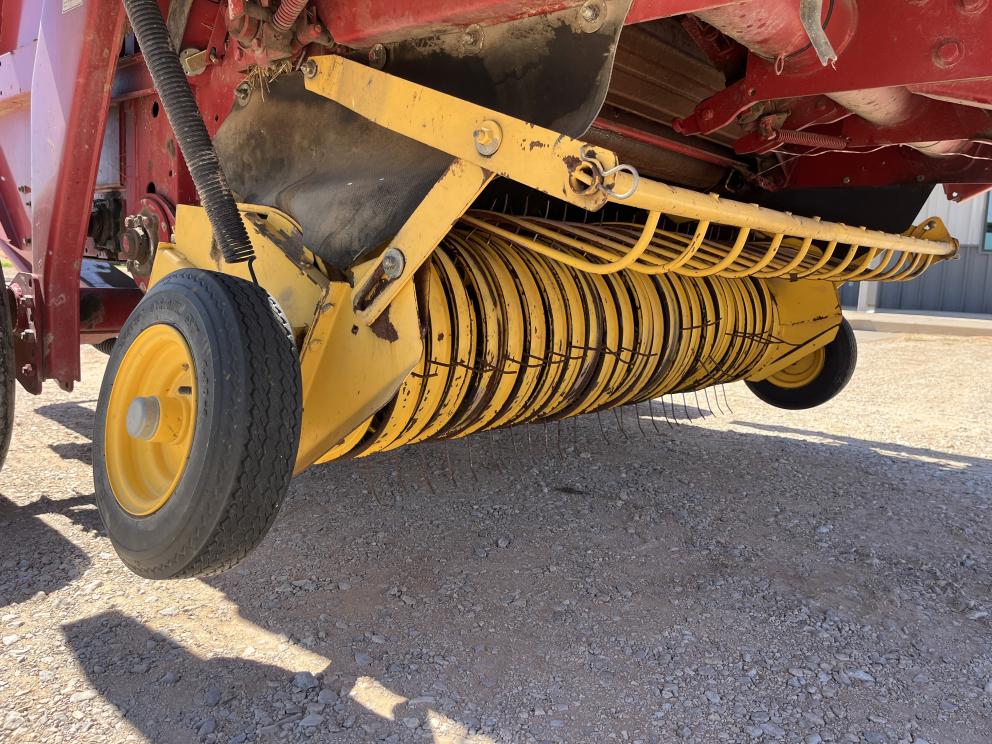 Image for 2007 New Holland BR7090