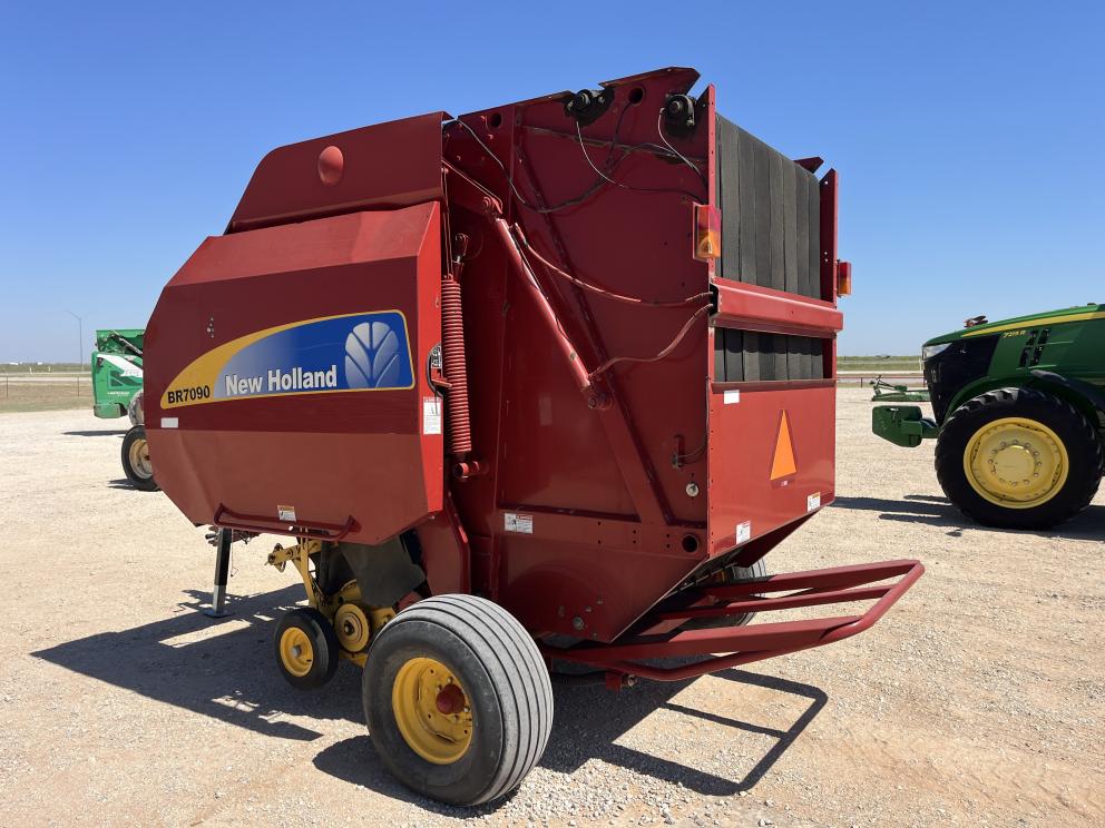 Image for 2007 New Holland BR7090