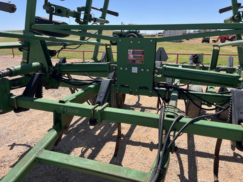 Image for 2001 John Deere 2400