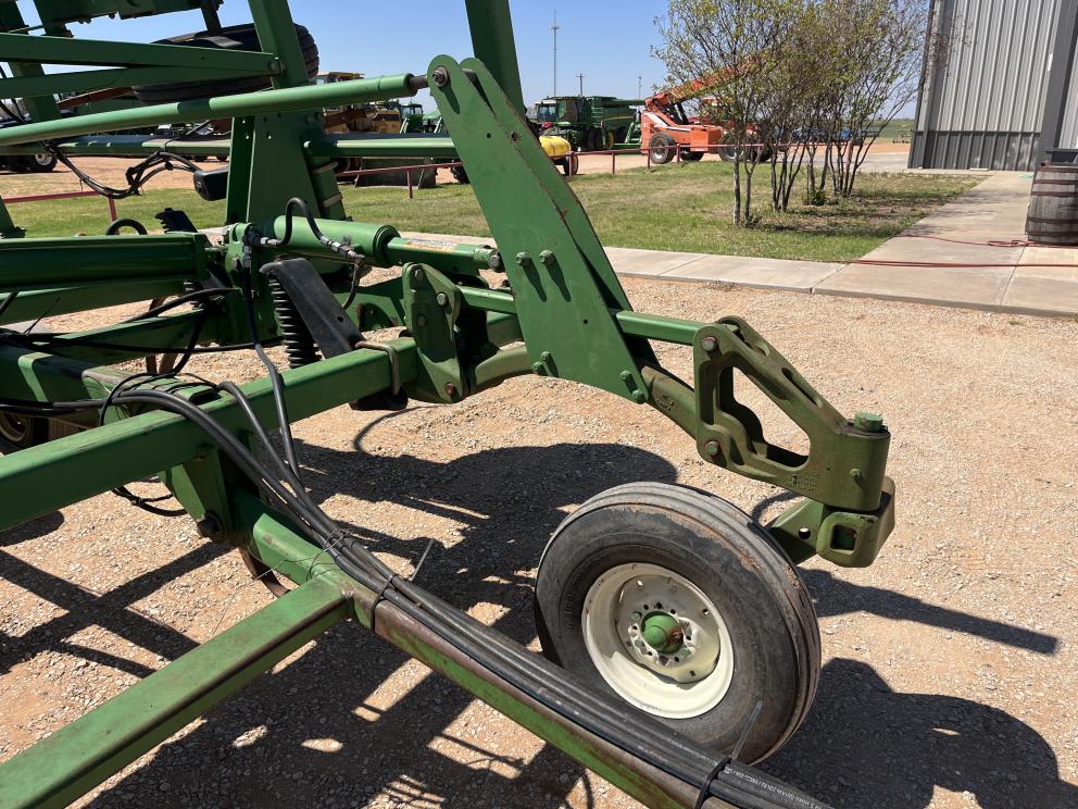 Image for 2001 John Deere 2400