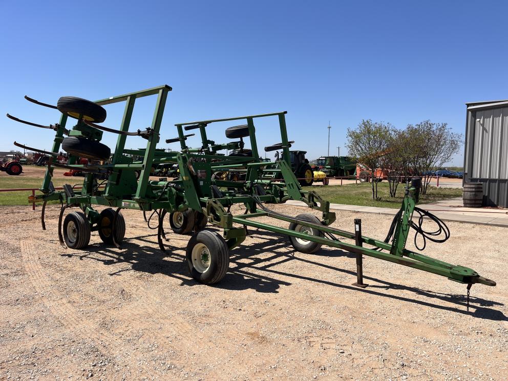 Image for 2001 John Deere 2400