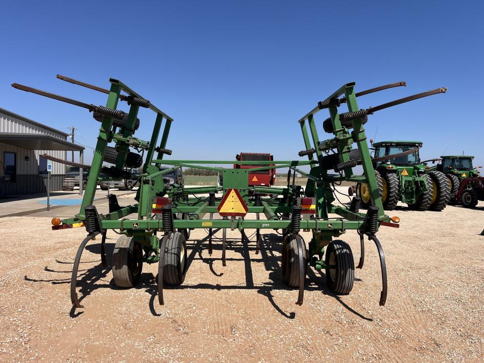 Image for 2001 John Deere 2400