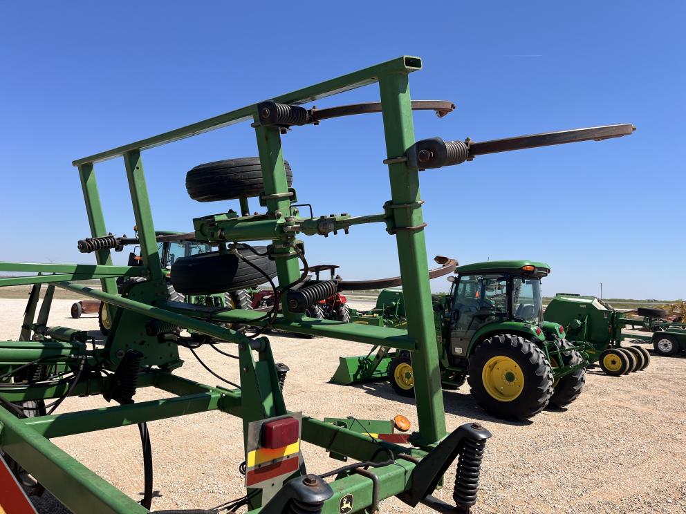 Image for 2001 John Deere 2400