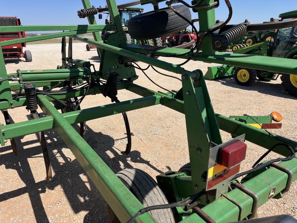 Image for 2001 John Deere 2400