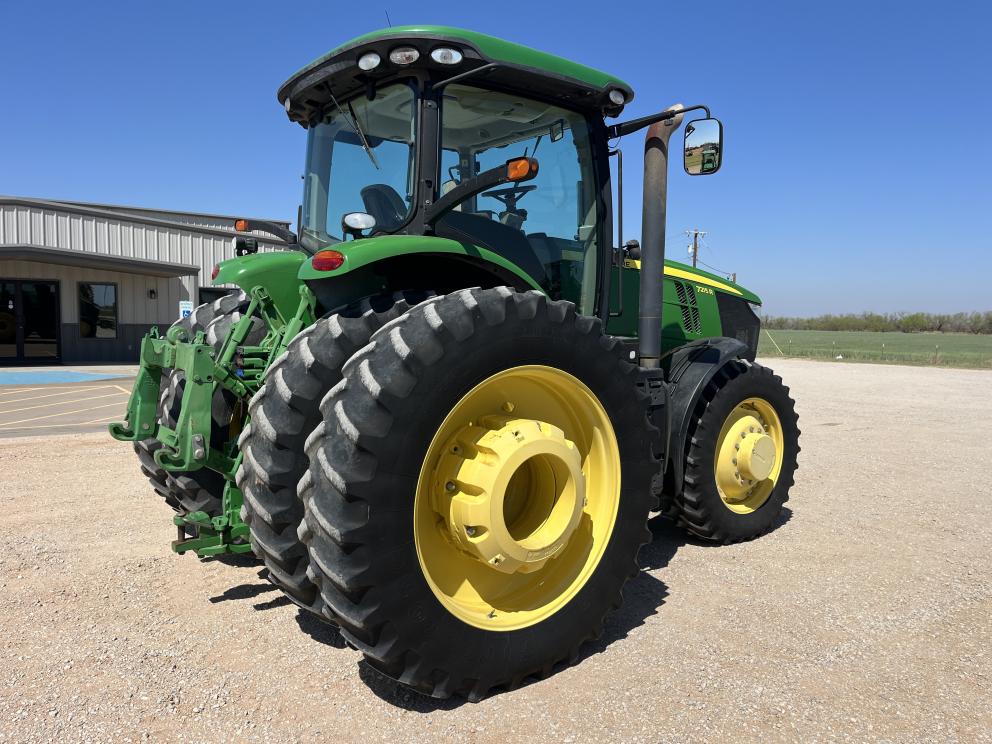 Image for 2013 John Deere 7215R