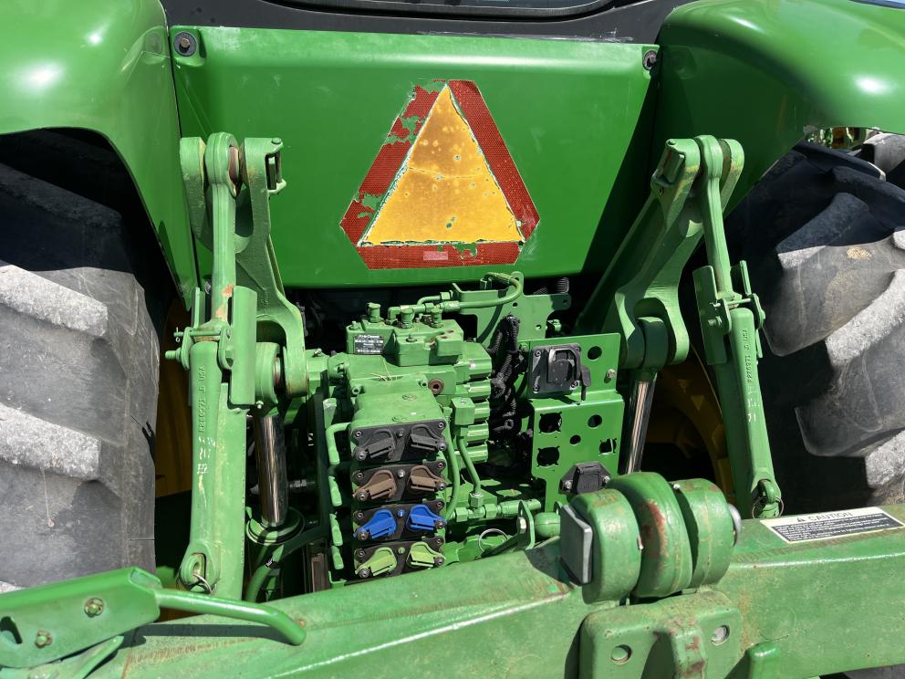 Image for 2013 John Deere 7215R