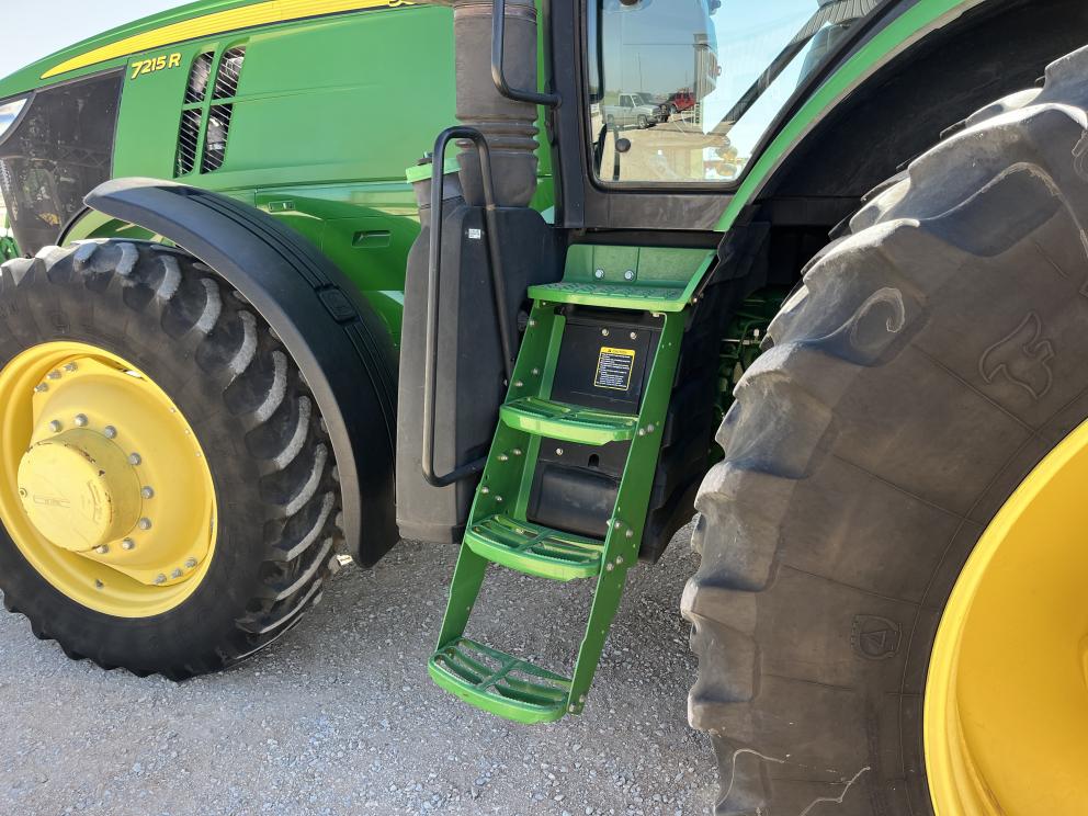 Image for 2013 John Deere 7215R