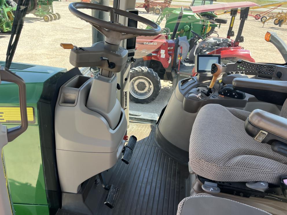 Image for 2013 John Deere 7215R