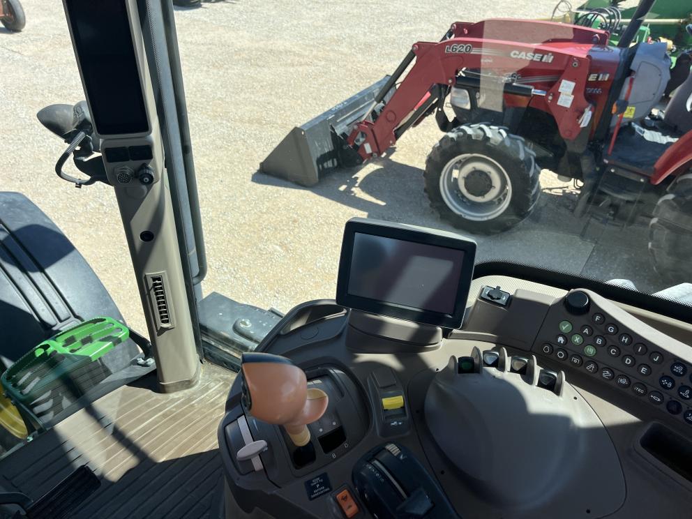 Image for 2013 John Deere 7215R