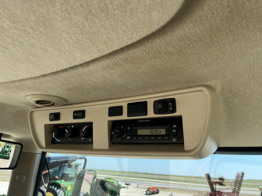 Image for 2013 John Deere 7215R