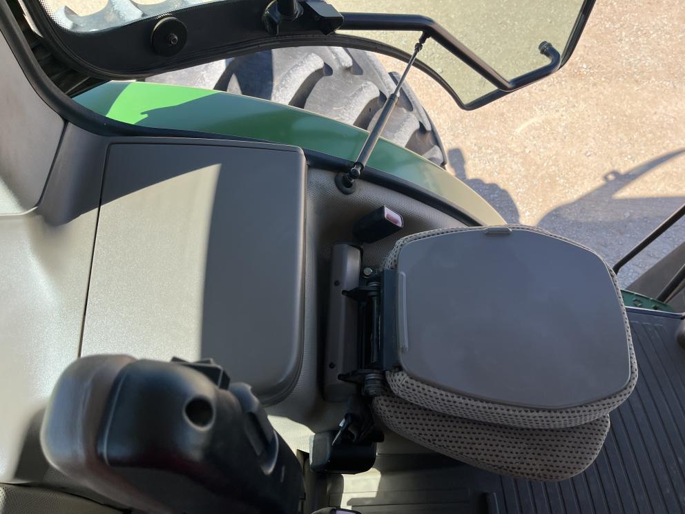 Image for 2013 John Deere 7215R