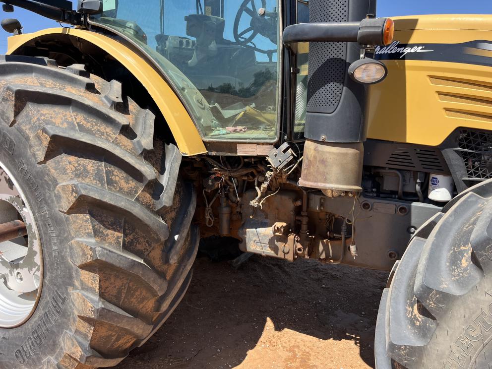 Image for 2015 Challenger MT675E