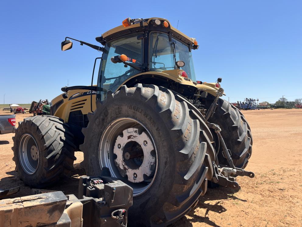 Image for 2015 Challenger MT675E