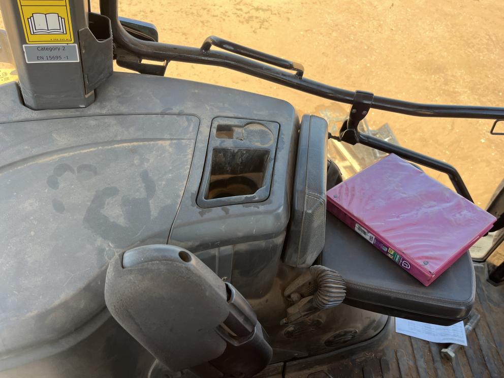 Image for 2015 Challenger MT675E