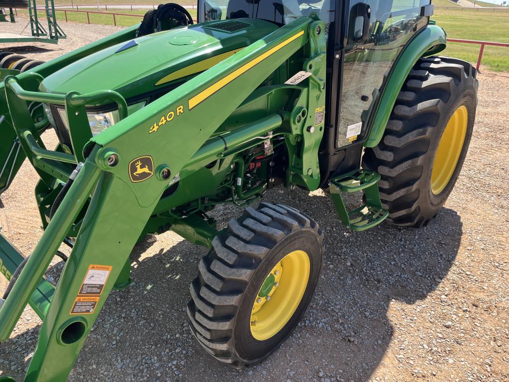 Image for 2021 John Deere 4052R