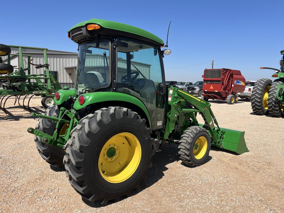 Image for 2021 John Deere 4052R