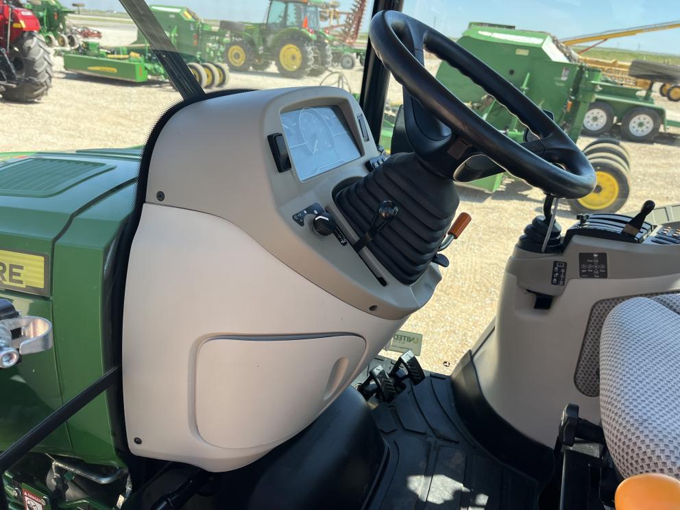 Image for 2021 John Deere 4052R