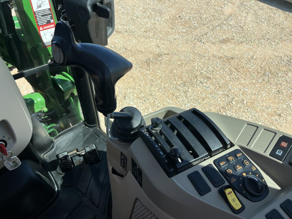 Image for 2021 John Deere 4052R