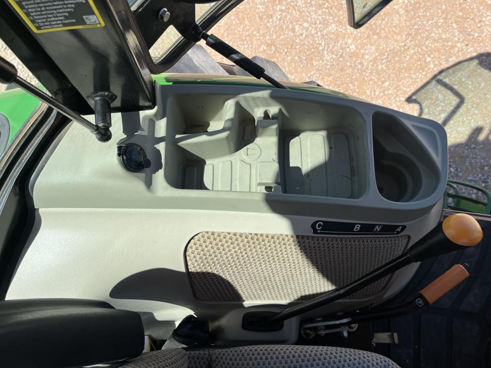 Image for 2021 John Deere 4052R