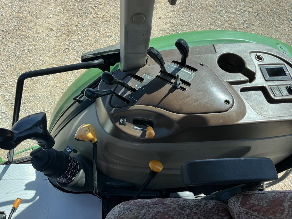 Image for 2005 John Deere 5525