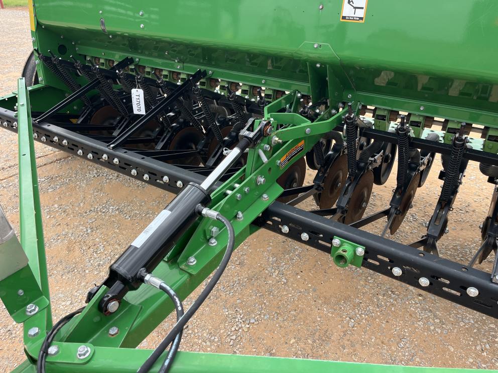 Image for 2020 John Deere BD1113
