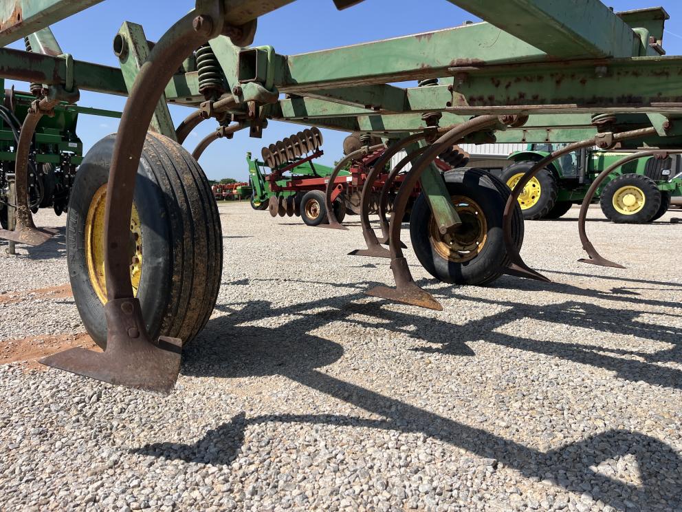 Image for John Deere 1600