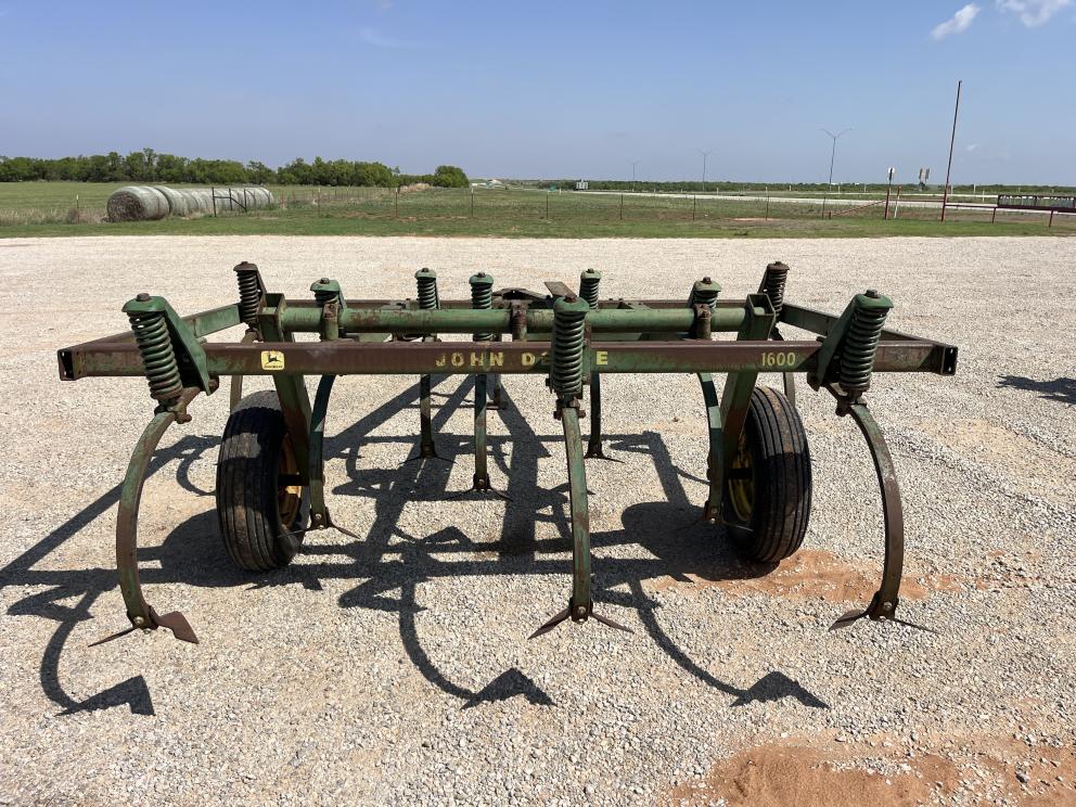 Image for John Deere 1600