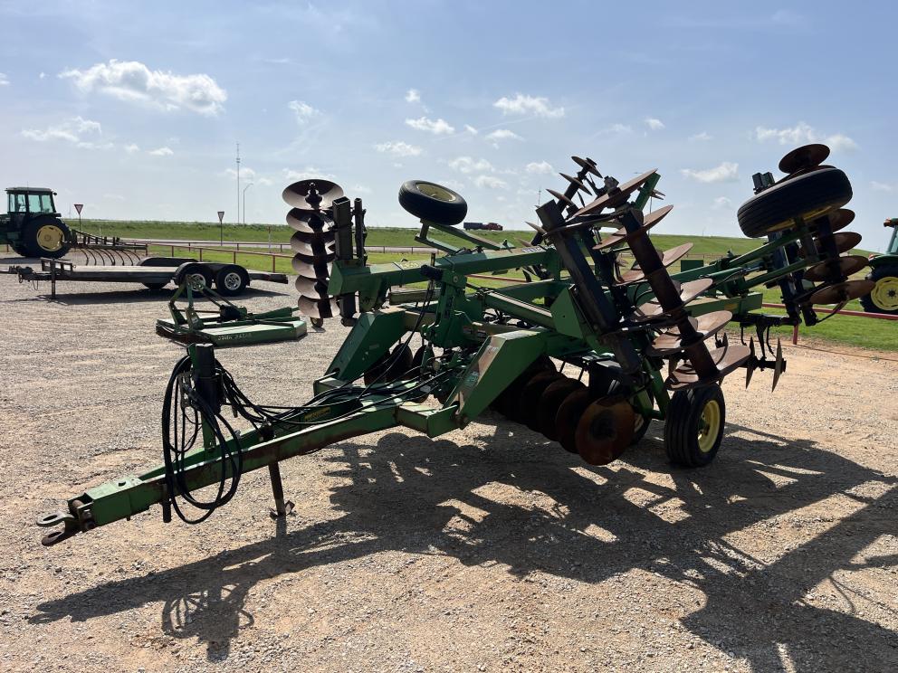 Image for 2000 John Deere 637