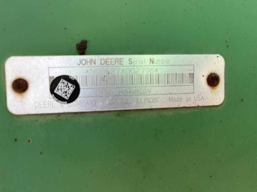 Image for 2000 John Deere 637