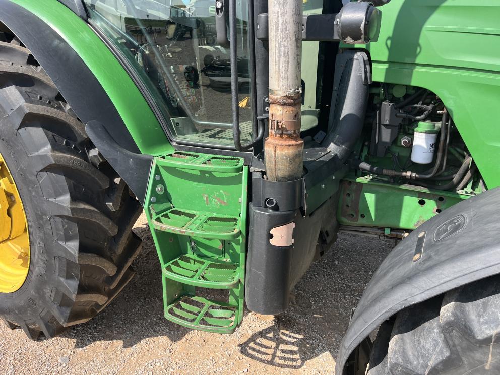 Image for 2014 John Deere 6125R