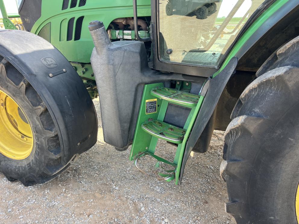 Image for 2014 John Deere 6125R