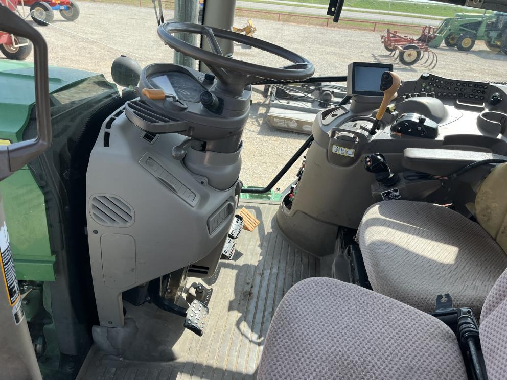 Image for 2014 John Deere 6125R