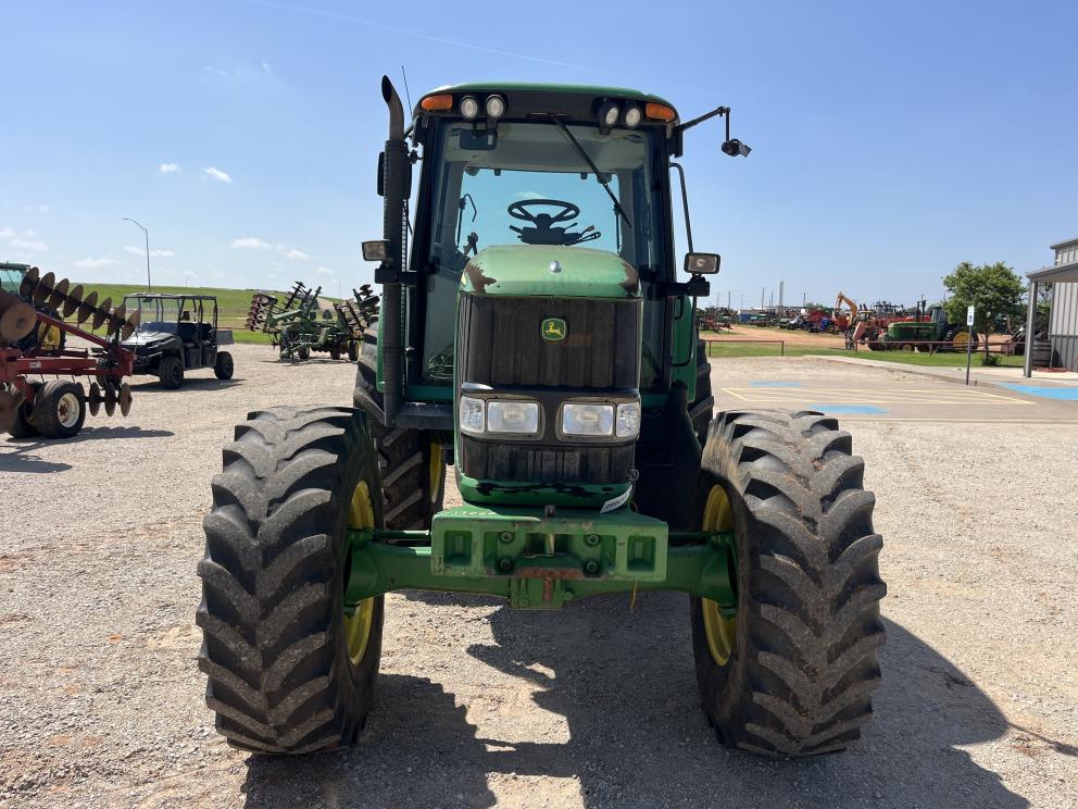 Image for 2004 John Deere 7420