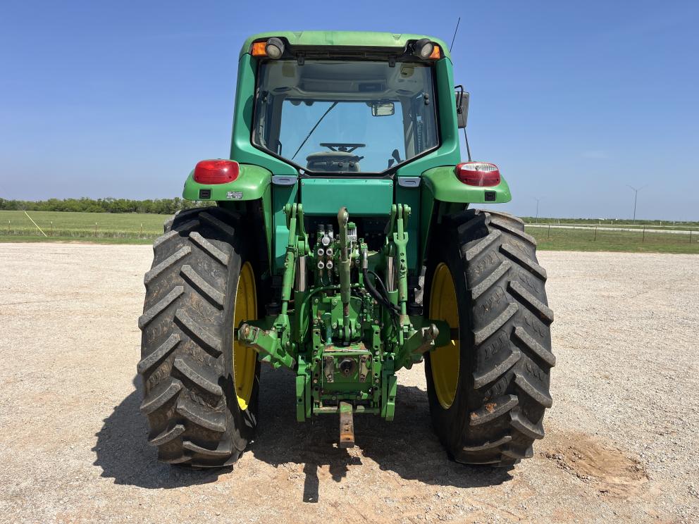 Image for 2004 John Deere 7420