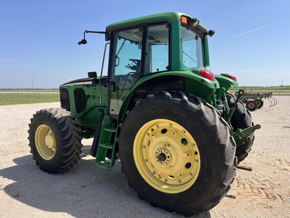 Image for 2004 John Deere 7420