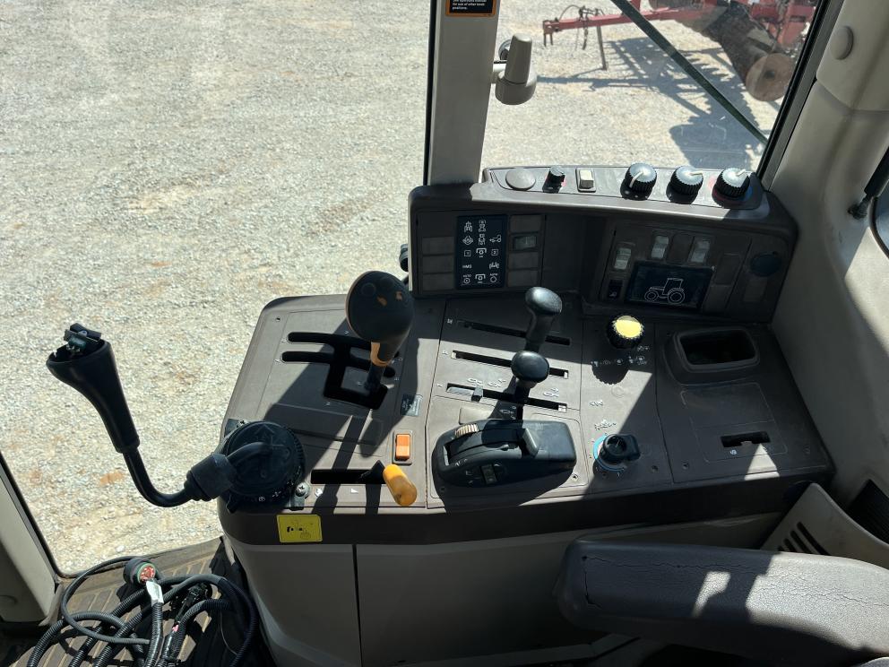 Image for 2004 John Deere 7420