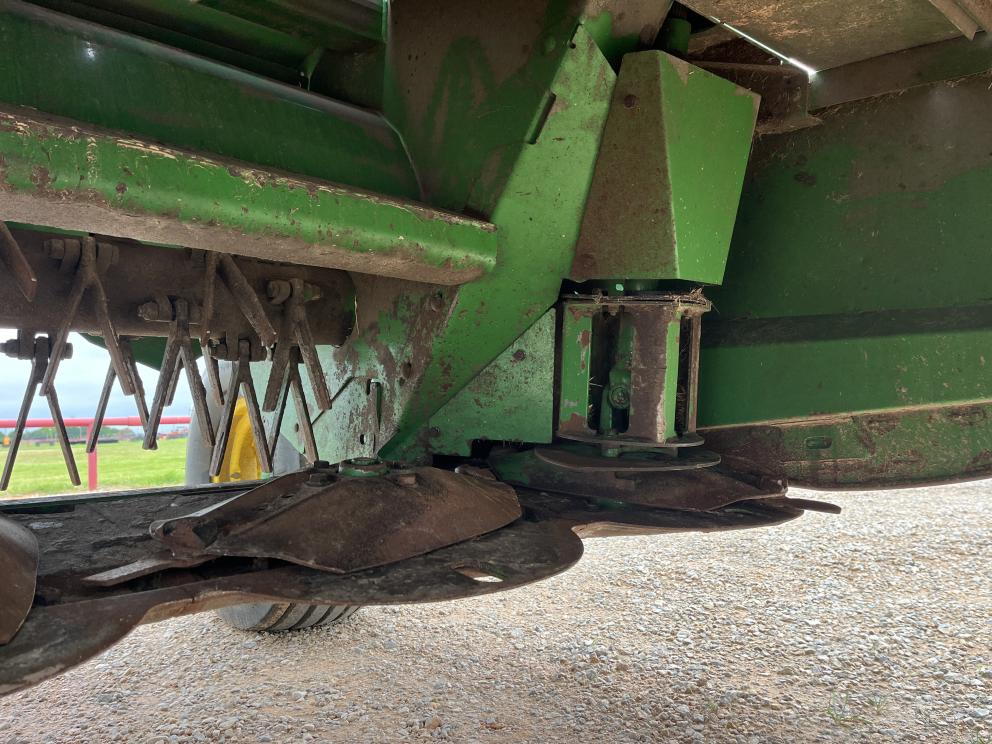 Image for 2016 John Deere 635