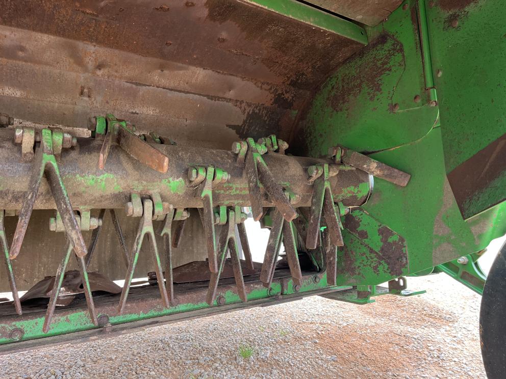 Image for 2016 John Deere 635