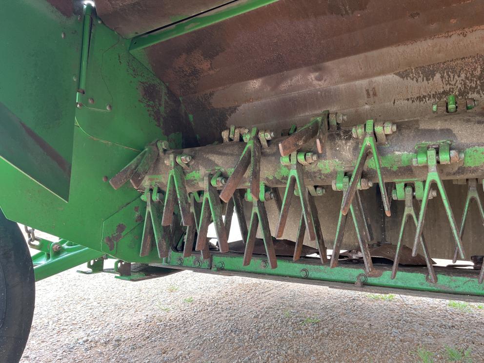 Image for 2016 John Deere 635