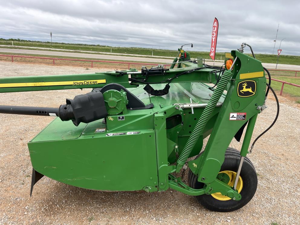 Image for 2016 John Deere 635